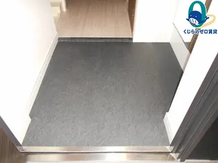 プレサンス丸の内リラティ【2階】の玄関