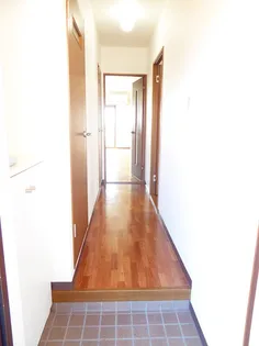 アーバン岳陽【2階】の玄関