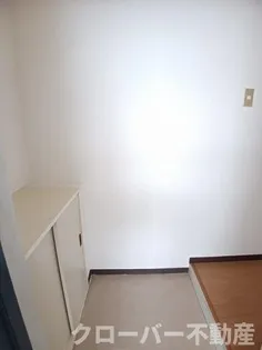 プラドール邦B【2階】の玄関