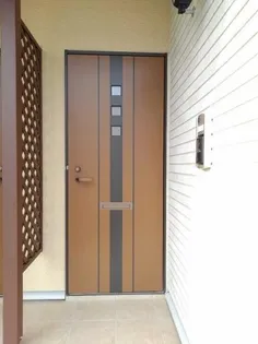 ストリングスⅢ【2階】の玄関