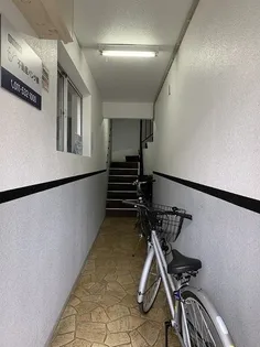 リトルズさっぽろ南郷【2階】の玄関