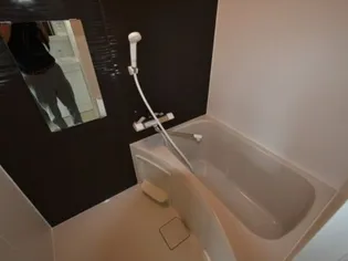 ラグジースペース南郷【2階】の風呂