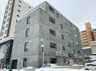 プリマス【3階】の外観