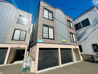 カーサ・ドマーニ【3階】の外観