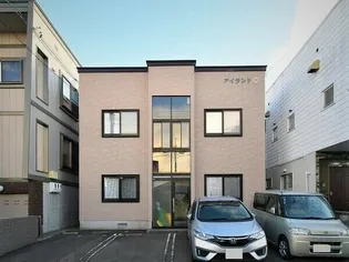 アイランド26【2階】の外観