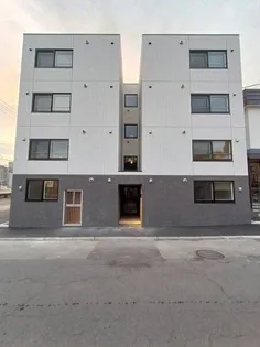 ルリ美園【2階】の外観