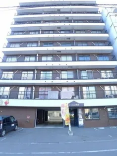 ルーブル8条館【3階】の外観