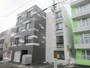 プレシェルト美園【1階】の外観