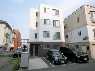 レフィナード【3階】の外観