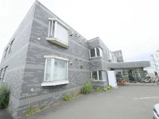 西岡サンマウンテンシャトー【4階】の外観
