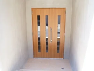 エルヴィータ【2階】の玄関