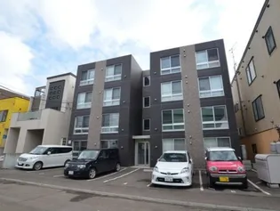 クリスタル・セレニティ【3階】の外観