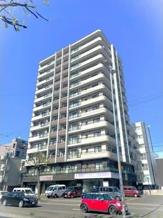 メープル元町【504号室】の外観