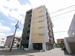ル・コンフォルト【3階】の外観