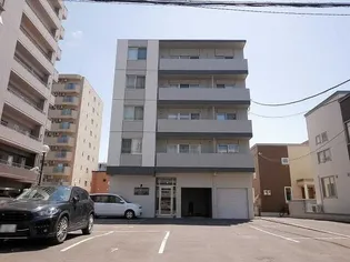 LATRYUZEの画像