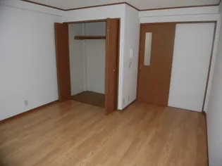 メゾンササキ【1階】の居間