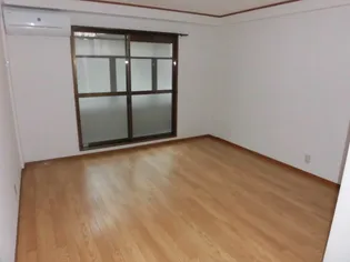 メゾンササキ【1階】の居間