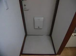 メゾンササキ【1階】の玄関