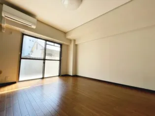 ロシェ宝塚【311号室】の居間