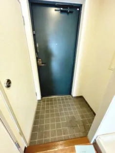 ロシェ宝塚【3階】の玄関