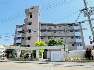 リシュ・パルテール【1階】の外観