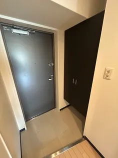 ビガーポリス 133 宝塚【3階】の玄関