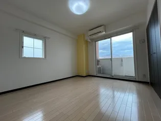 ビガーポリス133宝塚【5階】の外観