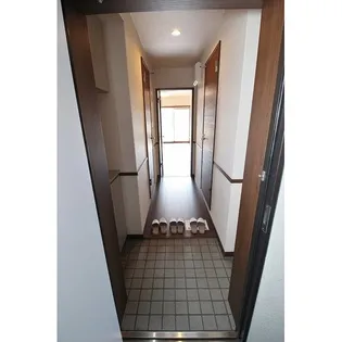 パルイースト【4階】の玄関