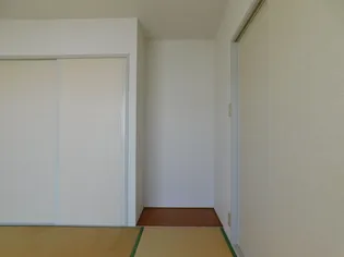 シャトル木花台H棟【101号室】の内装