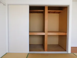 シャトル木花台H棟【101号室】の内装