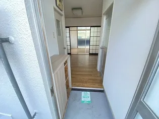 サザンウイング2番館【3階】の玄関