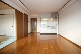 淀コーポⅢ【4階】の居間