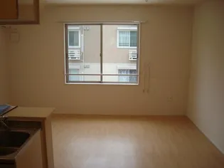 ア シンプル【2階】の居間