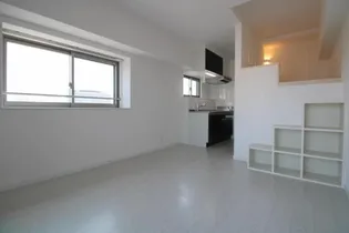 Riviere Champ 宮田町【7階】の居間