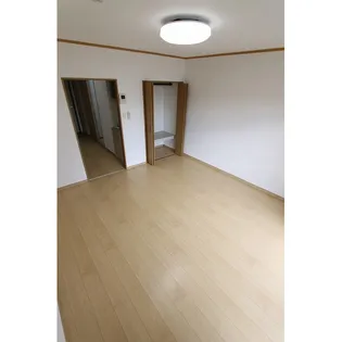 オーブⅢ【401号室】の居間