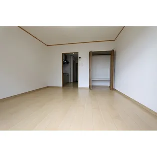 オーブⅢ【401号室】の居間