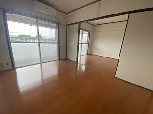 ロザート神宮西【402号室】の居間