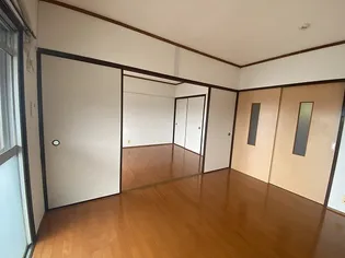 ロザート神宮西【402号室】の居間