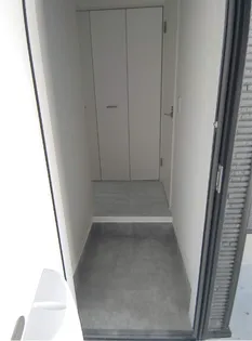 Growth Gendou C棟【1階】の玄関