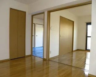 ユーミー青柳3号館【2階】の居間