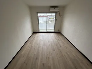 ベルトピア宮崎7【305号室】の居間