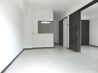 Chic Forum JYM(シック フォーラム ジェイワイ【5階】の居間