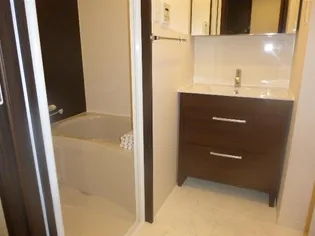 グランドアーク神宮東【602号室】の内装