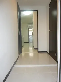 グランドアーク神宮東【602号室】の玄関