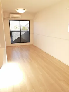 ラ・ランコントル【2階】の居間