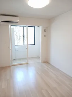 メテオール・ケイ Ⅰ【1階】の居間