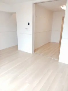 ウェル アイランドS−Ⅰ【1階】の居間