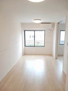 ウェル アイランドS−Ⅰ【2階】の居間