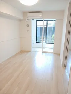 アメニティ本郷 B【1階】の居間