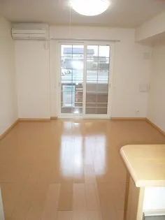 feel・大塚 A棟【1階】の居間